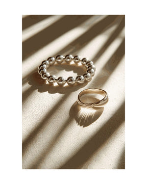 💛 3. Gold vs Silver Jewelery – Which One Should You Choose?