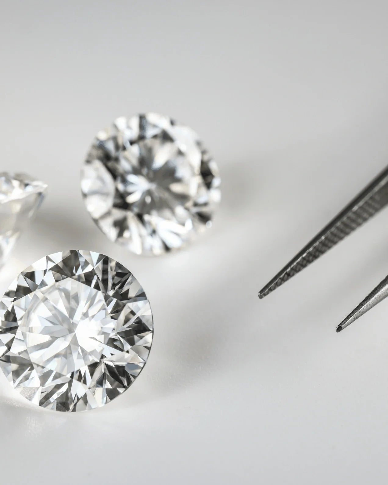 ✨ 1. Why Minimal Jewelery Is the New Luxury