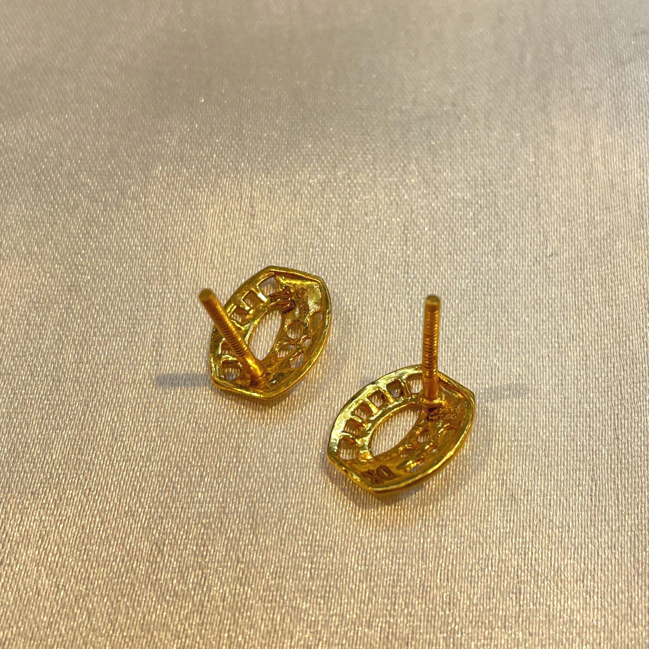 Lightweight Everyday Gold Earrings