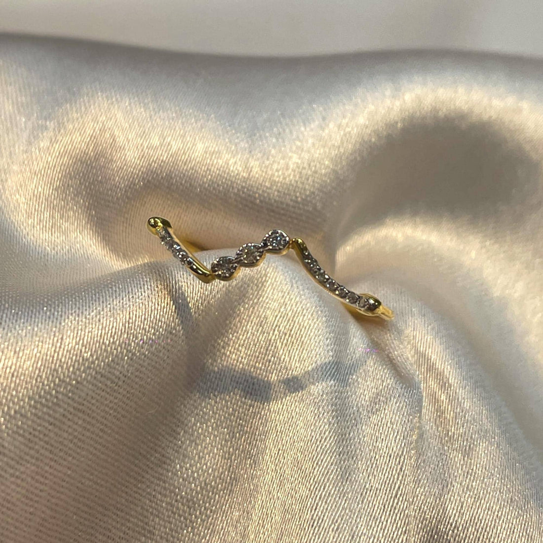 Minimal Dainty Stackable Diamond Ring for Her Suvera Jewelery 14k_Gold_Ring 18k_Gold_Ring Anniversary_gift Cocktail_Ring Dainty_Gold_Ring Diamond_Ring Engagement_Ring Gift_for_Her Gold_Jewelry Gold_Ring Gold_Ring_Women Promise_Ring