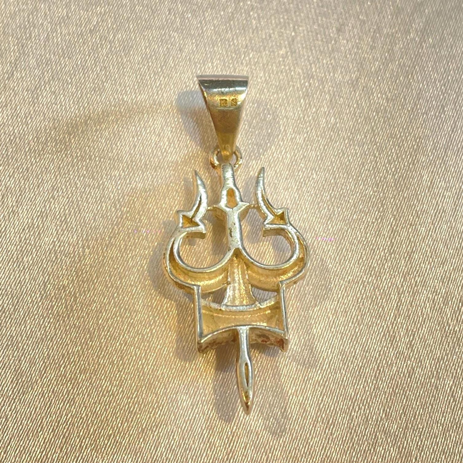 Sterling Silver Square Pendant with Floating Heart & Cz Accents Suvera Jewelery Anniversary_Gift Charm_Necklace Choker_Necklace delicate_necklace Diamond_Necklace Gift_for_Her Lariat_Necklace Minimalist_Necklace Name_Necklace religious_necklace