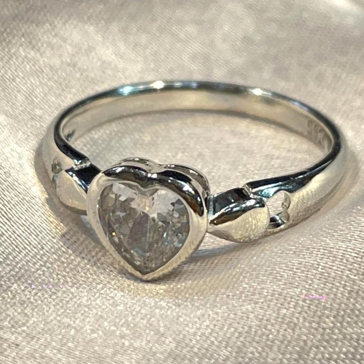 Dazzling Heart cut Cz Promise Ring Suvera Jewelery 925_Silver_Ring birthday_gift Dainty_Ring Diamond_Ring engagement_rings Gift_for_Her Heart Promise_Ring Proposal_Band Ring_Chunky Silver_Ring Wedding_Band wedding_gift suverajewelry.com