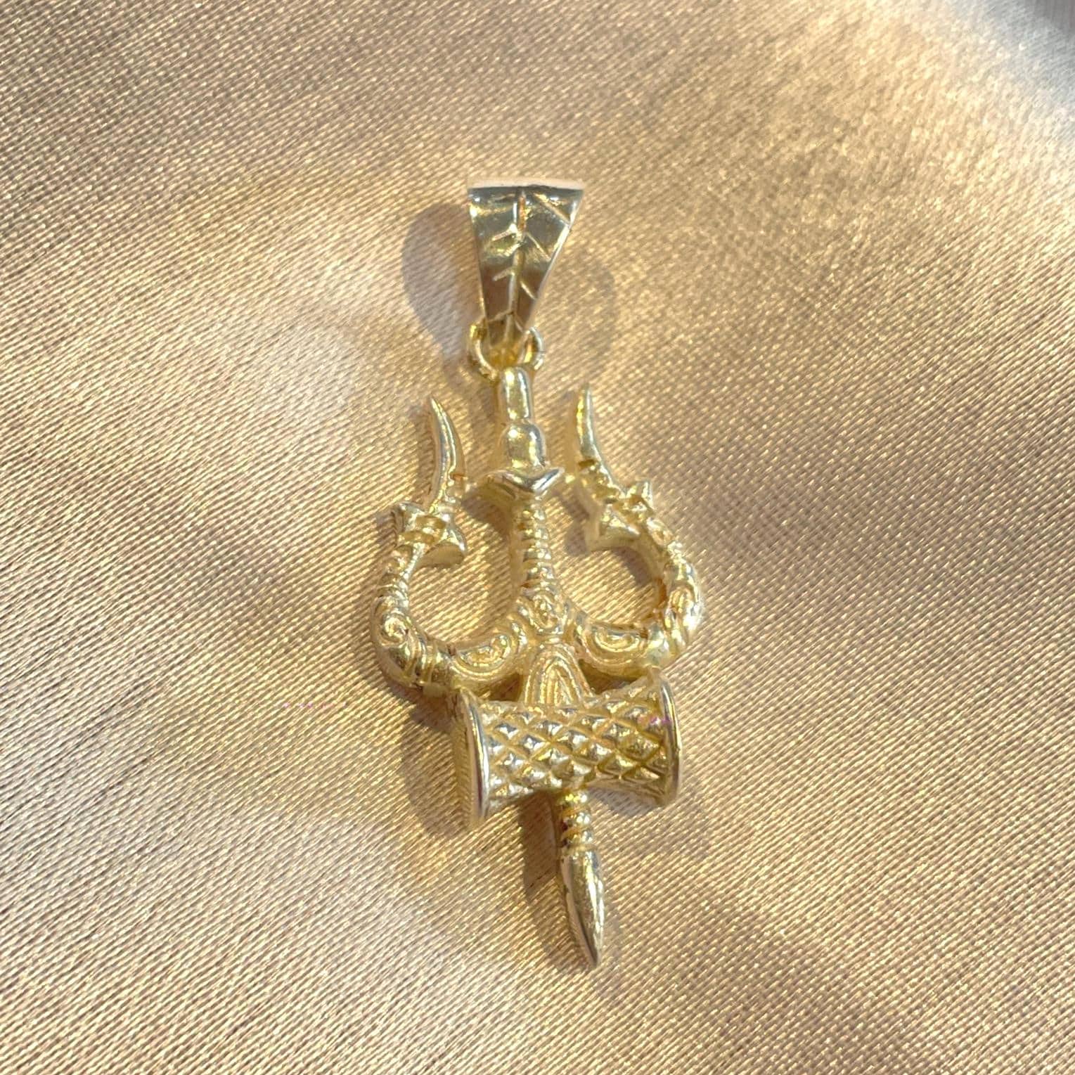 Sterling Silver Square Pendant with Floating Heart & Cz Accents Suvera Jewelery Anniversary_Gift Charm_Necklace Choker_Necklace delicate_necklace Diamond_Necklace Gift_for_Her Lariat_Necklace Minimalist_Necklace Name_Necklace religious_necklace