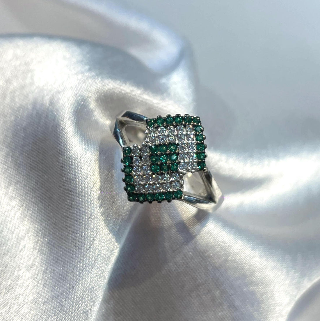 Luxury Emerald Green & Diamond Geometric Ring in Silver Suvera Jewelery 925_Silver_Ring Cocktail_Ring Dainty_Silver_Ring Diamond_Ring Engagement_Ring Gift_for_her Handmade_Jewelry Handmade_Ring Minimalist_Jewelry Personalized_Gift Promise_Ring