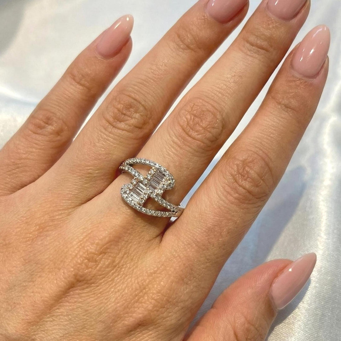 Geometric Designer Baguette Pavé Ring in 925 Sterling Silver Suvera Jewelery 925_Silver_Jewelry Anniversary_Gift Christmas_Gift Dainty_Ring Delicate_Ring Engagement_Band Gift_for_Her Proposal_Band Silver_Ring Sterling_Silver_Ring Unique_Ring