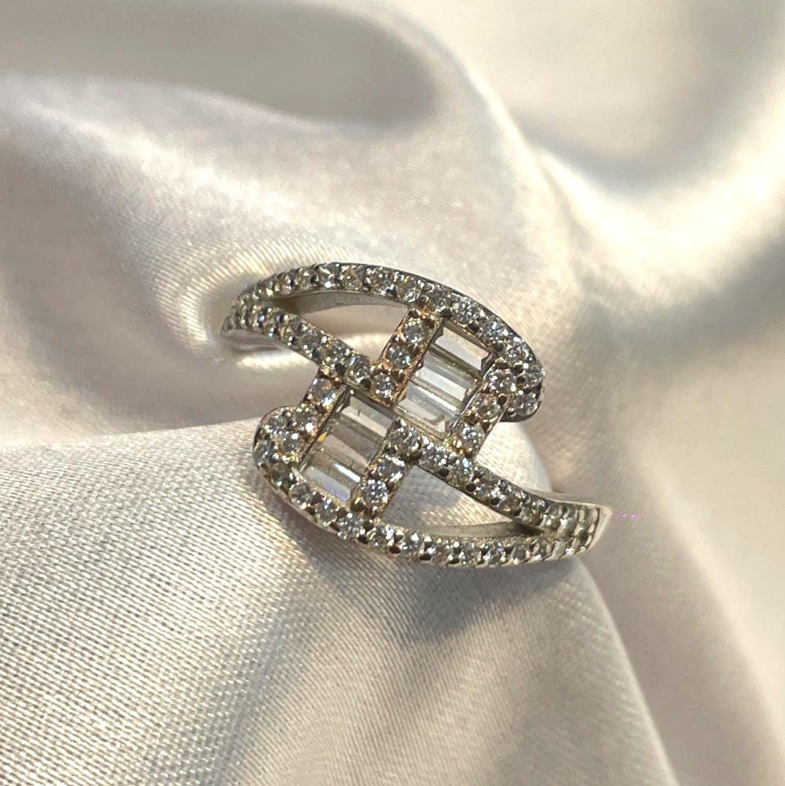Geometric Designer Baguette Pavé Ring in 925 Sterling Silver Suvera Jewelery 925_Silver_Jewelry Anniversary_Gift Christmas_Gift Dainty_Ring Delicate_Ring Engagement_Band Gift_for_Her Proposal_Band Silver_Ring Sterling_Silver_Ring Unique_Ring