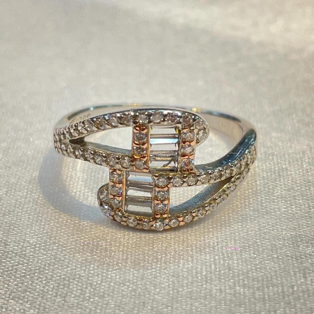 Geometric Designer Baguette Pavé Ring in 925 Sterling Silver Suvera Jewelery 925_Silver_Jewelry Anniversary_Gift Christmas_Gift Dainty_Ring Delicate_Ring Engagement_Band Gift_for_Her Proposal_Band Silver_Ring Sterling_Silver_Ring Unique_Ring
