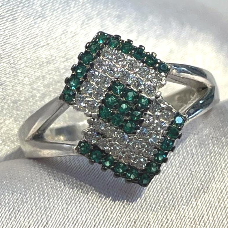 Luxury Emerald Green & Diamond Geometric Ring in Silver Suvera Jewelery 925_Silver_Ring Cocktail_Ring Dainty_Silver_Ring Diamond_Ring Engagement_Ring Gift_for_her Handmade_Jewelry Handmade_Ring Minimalist_Jewelry Personalized_Gift Promise_Ring