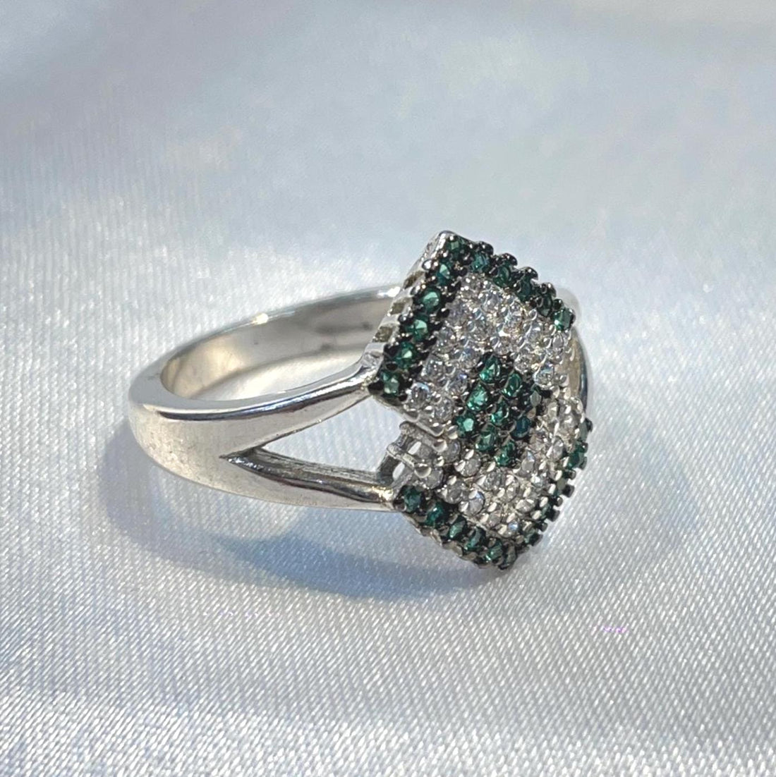 Luxury Emerald Green & Diamond Geometric Ring in Silver Suvera Jewelery 925_Silver_Ring Cocktail_Ring Dainty_Silver_Ring Diamond_Ring Engagement_Ring Gift_for_her Handmade_Jewelry Handmade_Ring Minimalist_Jewelry Personalized_Gift Promise_Ring