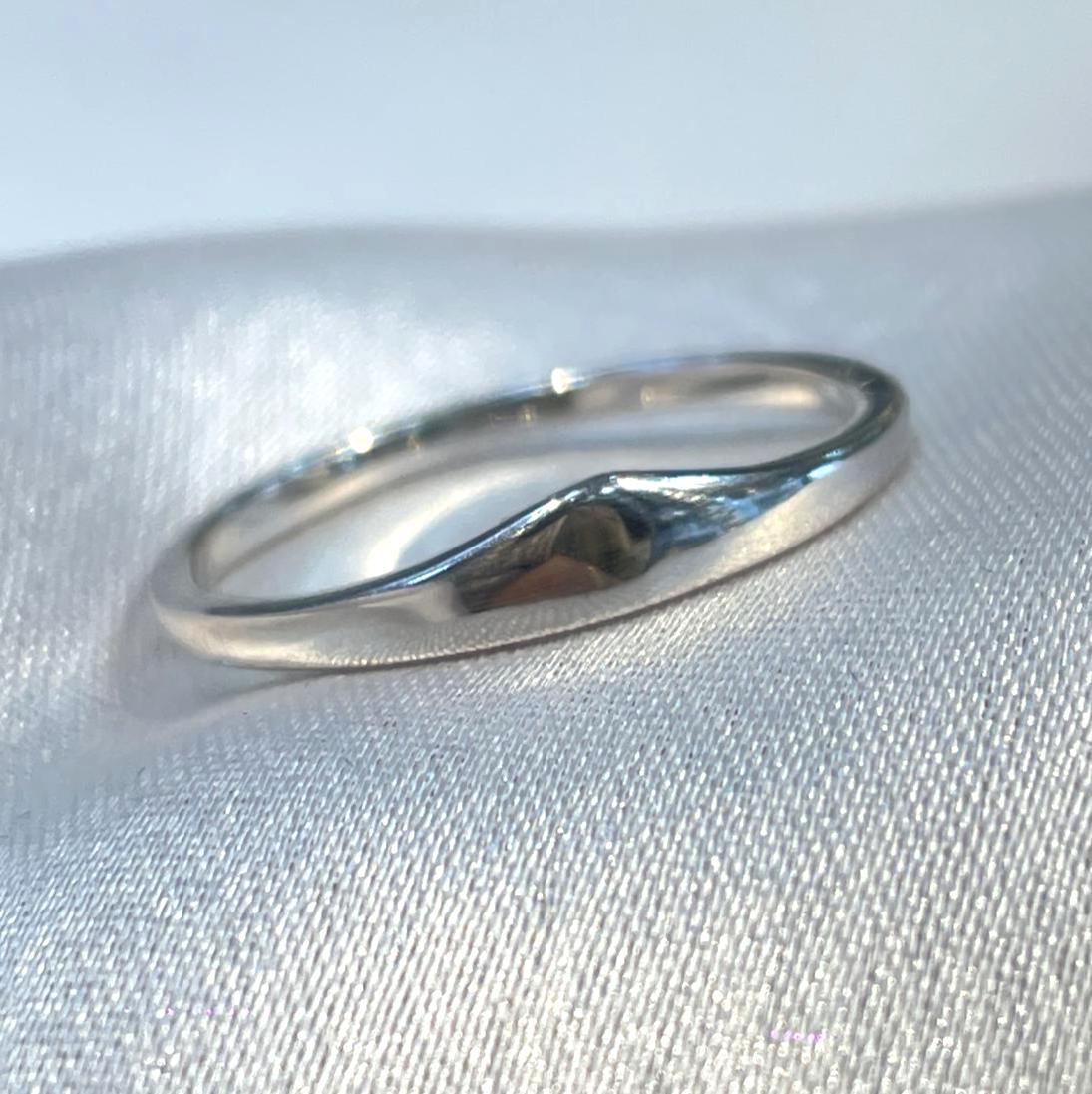 Minimal Wave Band Ring in 925 Sterling Silver Suvera Jewelery 925_Sterling_Silver Anniversary_Ring Birthday_Gift Curved_Wedding_Band Delicate_Ring Everyday_Ring Fine_Jewelry Gift_for_Women Promise_Ring Push_Present Silver_Ring