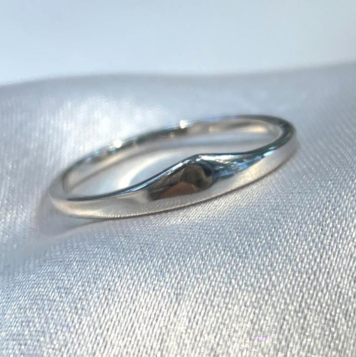 Minimal Wave Band Ring in 925 Sterling Silver Suvera Jewelery 925_Sterling_Silver Anniversary_Ring Birthday_Gift Curved_Wedding_Band Delicate_Ring Everyday_Ring Fine_Jewelry Gift_for_Women Promise_Ring Push_Present Silver_Ring