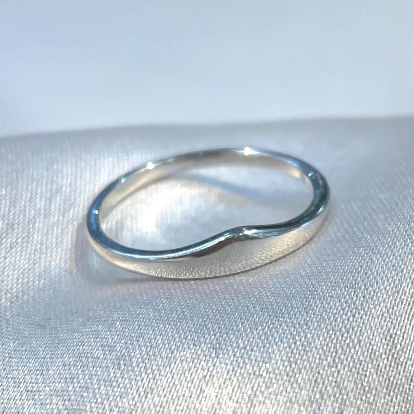Minimal Wave Band Ring in 925 Sterling Silver Suvera Jewelery 925_Sterling_Silver Anniversary_Ring Birthday_Gift Curved_Wedding_Band Delicate_Ring Everyday_Ring Fine_Jewelry Gift_for_Women Promise_Ring Push_Present Silver_Ring