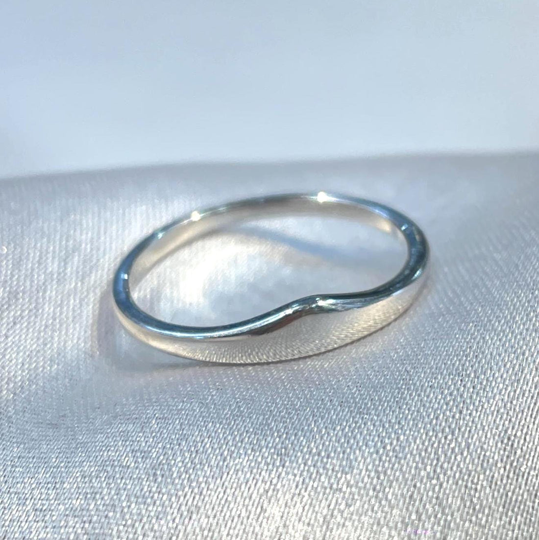 Minimal Wave Band Ring in 925 Sterling Silver Suvera Jewelery 925_Sterling_Silver Anniversary_Ring Birthday_Gift Curved_Wedding_Band Delicate_Ring Everyday_Ring Fine_Jewelry Gift_for_Women Promise_Ring Push_Present Silver_Ring