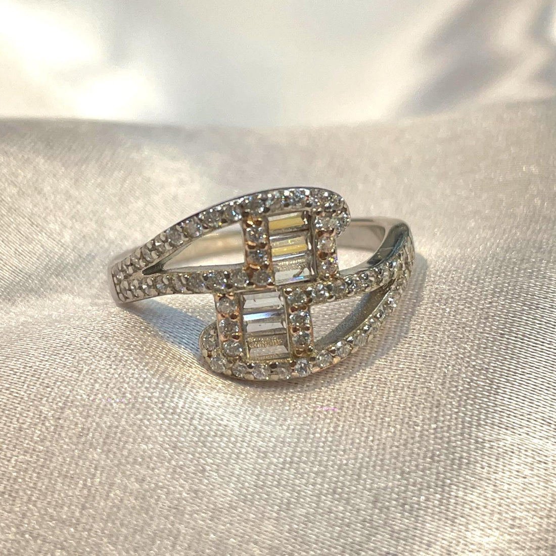 Geometric Designer Baguette Pavé Ring in 925 Sterling Silver Suvera Jewelery 925_Silver_Jewelry Anniversary_Gift Christmas_Gift Dainty_Ring Delicate_Ring Engagement_Band Gift_for_Her Proposal_Band Silver_Ring Sterling_Silver_Ring Unique_Ring