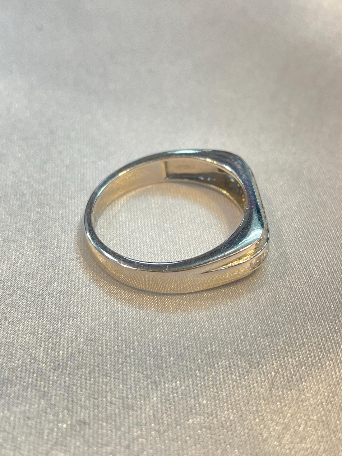 Eternity Prism Band Ring in Sterling Silver Suvera Jewelery 925_Silver_Ring Affordable_Gift Anniversary_Ring Birthday_Gift Channel_Set_Ring Chunky_Silver_Ring Delicate_Ring Fine_Jewelry Gift_for_Women Ring_for_Her Silver_Ring