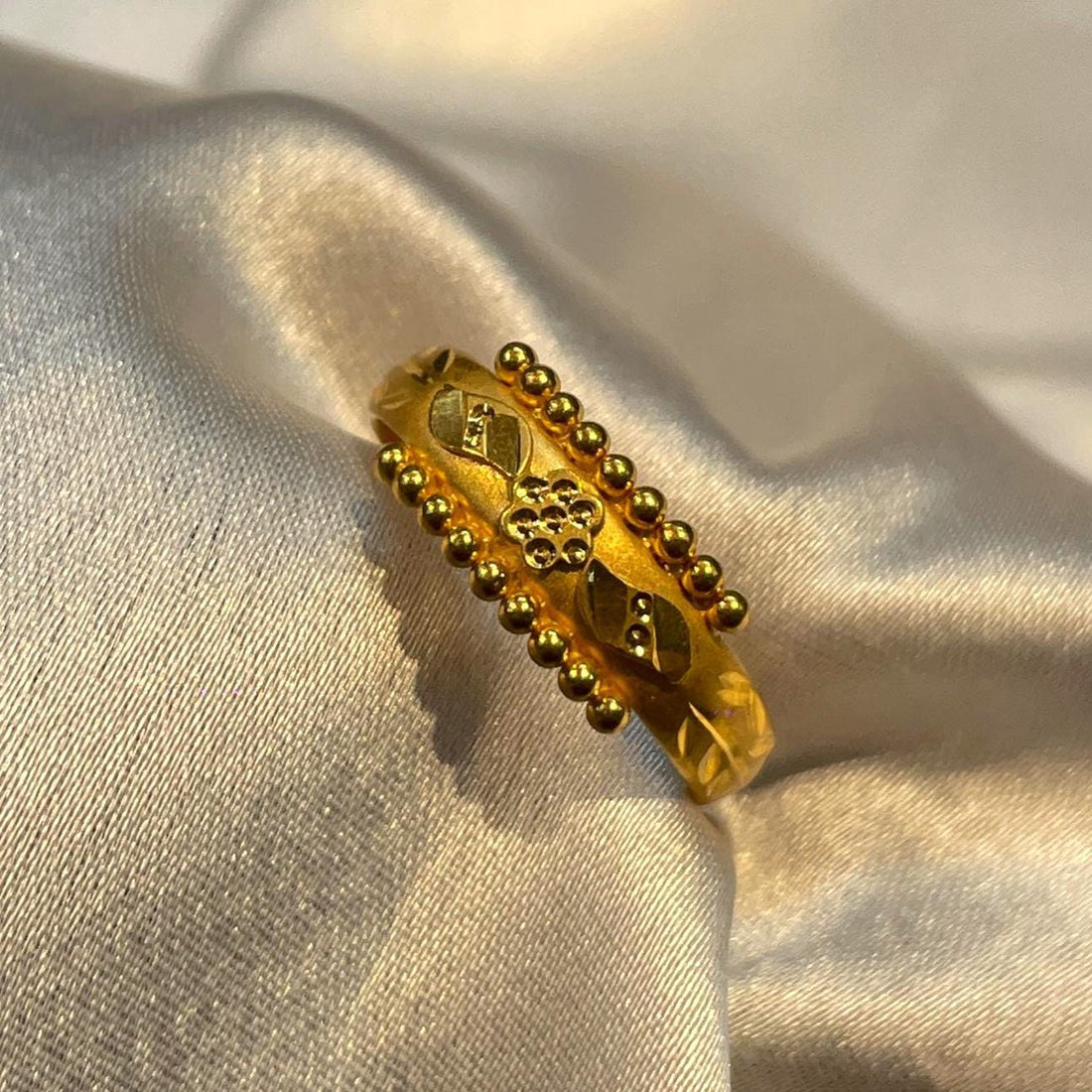 Maharani Bead Border Gold Ring Suvera Jewelery 14k_Gold_Ring 18k_Gold_Ring Anniversary_Ring Christmas_Gift Chunky_Ring Diamond_Ring Engagement_Gift Gold_Ring Gold_Ring_Women Open_Wedding_Band Statement_Ring Vintage_Gold_Ring Women's_Ring